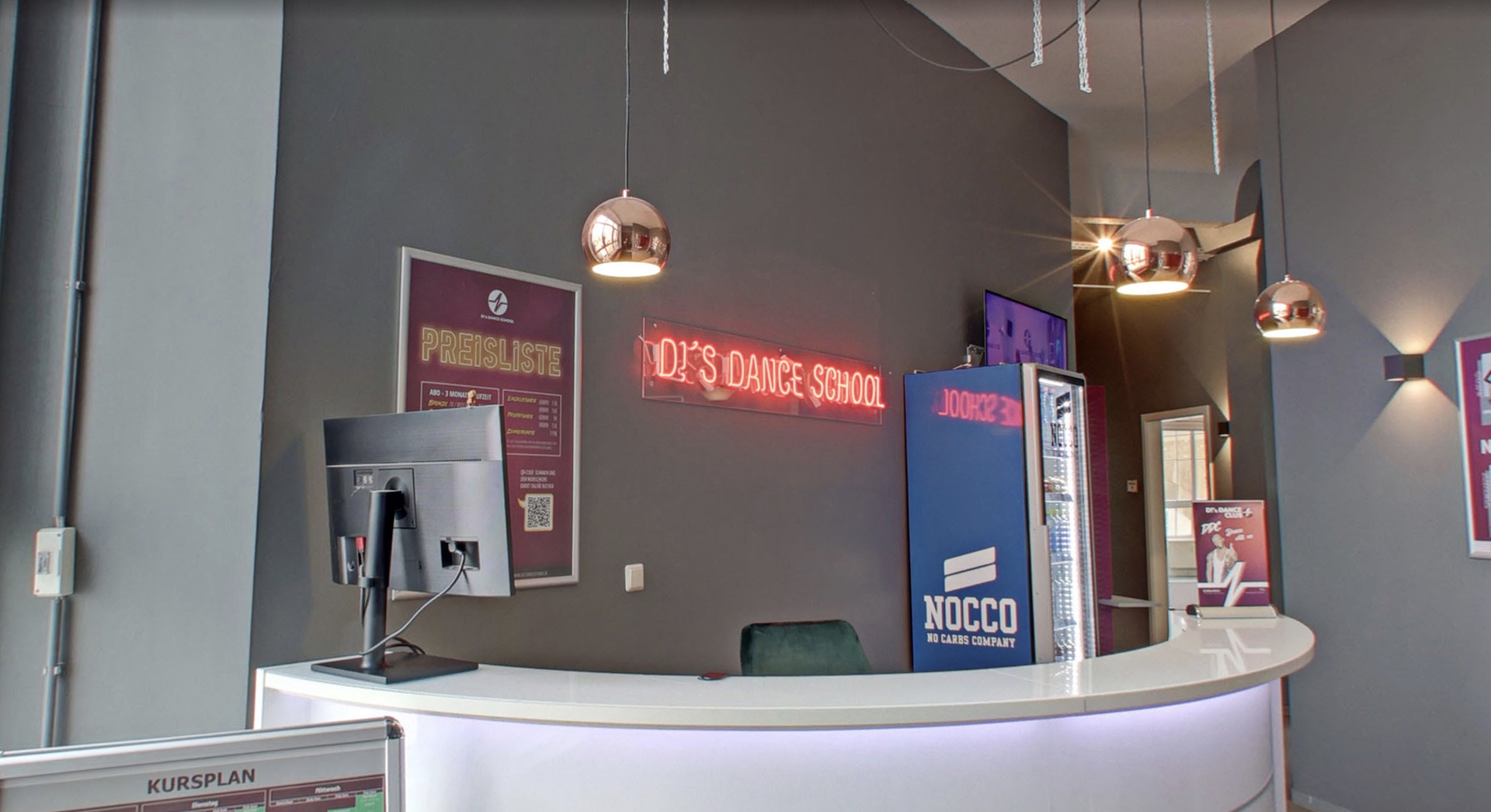 Neon Leuchtreklame DJ's Dance School Berlin - Innenbereich